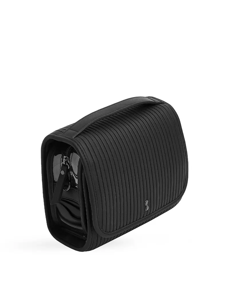 Fluted Small Hanging Washbag 1