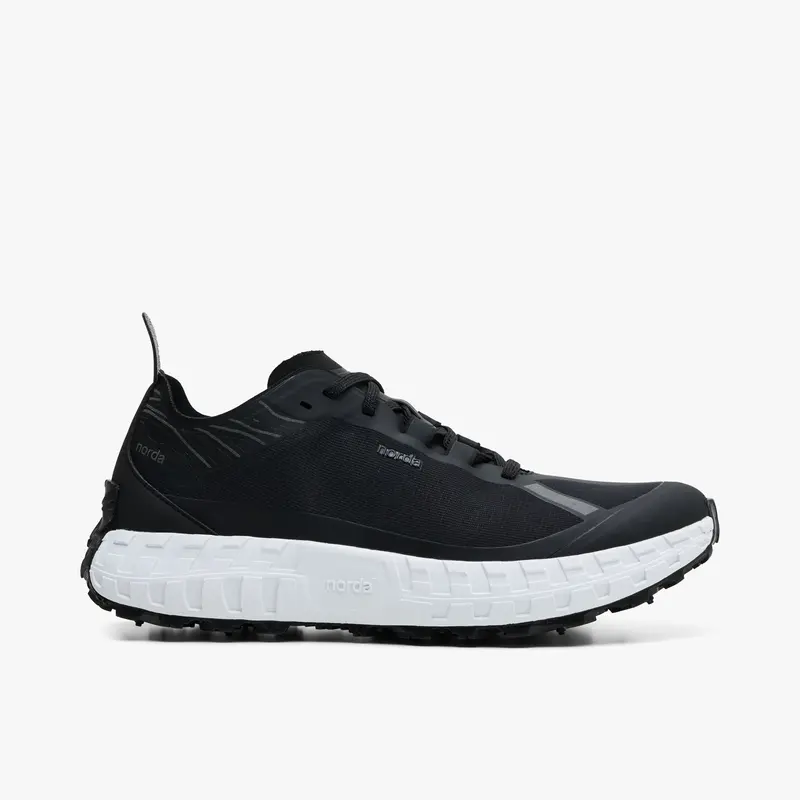 Norda 001A / Black 1