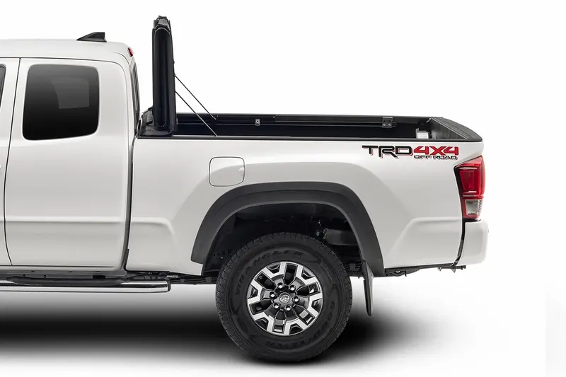 Extang Emax 72835 Vinyl Tonneau Cover – Black, Fits 2016–2021 Toyota Tacoma (6-Foot Bed) 1